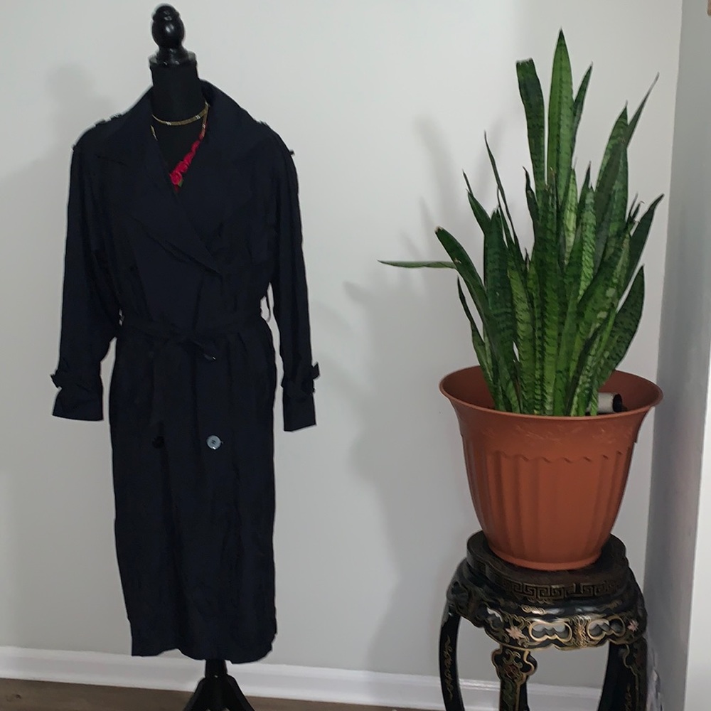 London Fog trench coat black size 6p 3 buttons front two pockets and waist strap